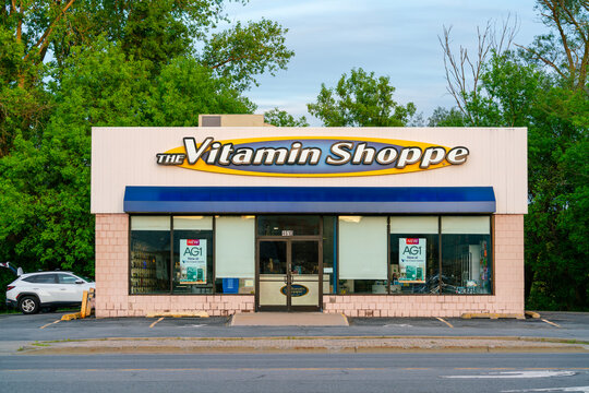 New Hartford, NY - May 26, 2026: Exterior of The Vitamin Shoppe retail store, part of The Vitamin Shoppe&reg;, a national health and wellness retailer founded in 1977