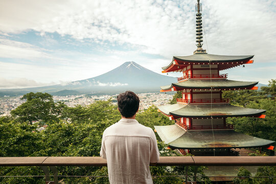Panoramic view of Chureito and Fuji