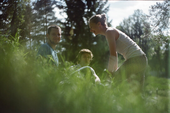 Friends enjoy time together in green park