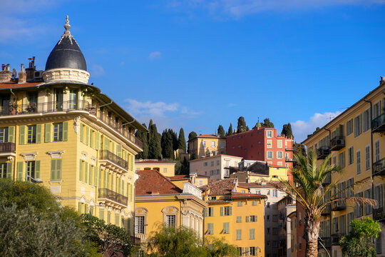 Colorful architecture of Nice old city and blue sky