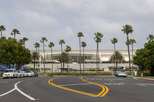 Santa Ana, CA, USA - May 8, 2022: Exterior view of the John Wayne Airport (SNA) terminal building in Santa Ana, Orange County, California.