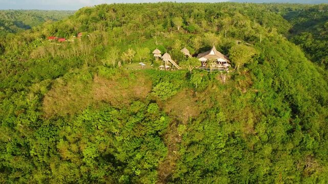 Amok sunset restaurant and bar on nusa penida island, indonesia