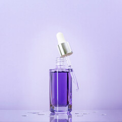 Naklejka premium Purple serum bottle with glass dropper, cosmetic liquid on reflective surface, water droplets. Skincare cosmetic product