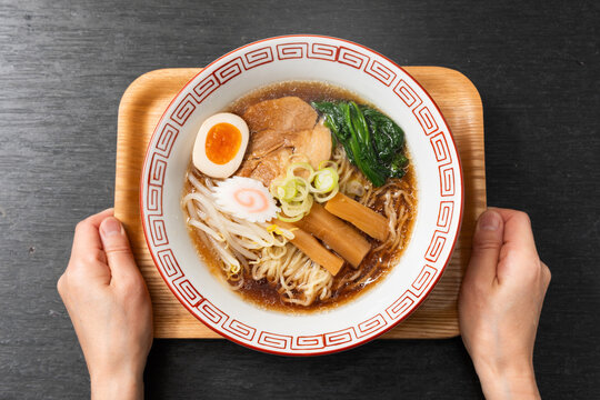 普通のラーメン　Food of soy sauce ramen Japan