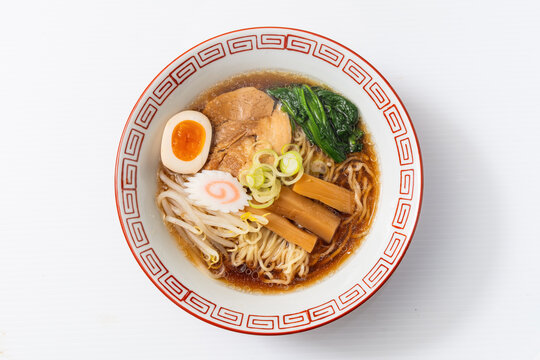 普通のラーメン　Food of soy sauce ramen Japan