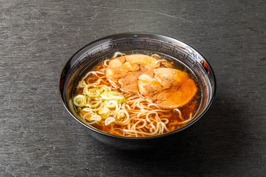 普通のラーメン　Food of soy sauce ramen Japan