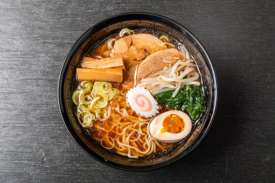 普通のラーメン　Food of soy sauce ramen Japan