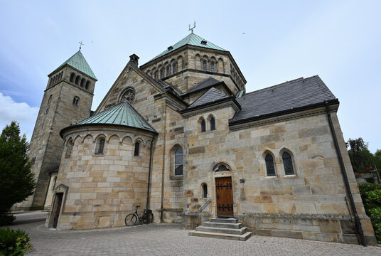  Kirche St. Fabian und Sebastian - die Pfarrkirche der Gemeinde Rosendahl im Kreis Coesfeld, Deutschland