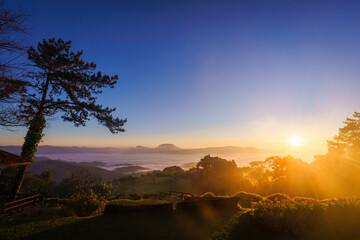 Obraz premium Majestic Doi Luang Chiang Dao Mountain with Sea of Mist. Huai Nam Dang National Park, Chiang Mai, Thailand.