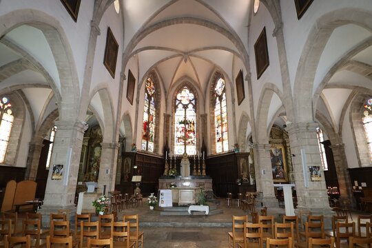 Eglise Saint Martin, &eacute;glise de style n&eacute;ogothique, ville de Baume les Dames, d&eacute;partement du Doubs, France