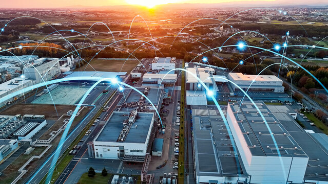 工業地帯と通信ネットワーク　ドローン空撮