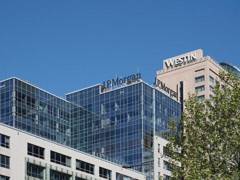 JP Morgan building in Warsaw