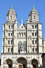 Obraz premium Facade of St. Michael's Church, Dijon, France with on Clear Summer Day - Portrait