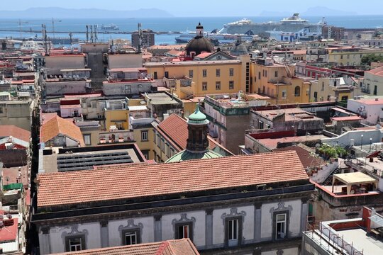 Napoli - Panorama verso il Pio Monte della Misericordia dal tetto del duomo