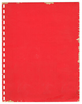 Rotes Spiralheft-Deckblatt mit rechteckiger Lochung und straken Gebrauchsspuren am Rand