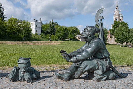 SERPUKHOV, RUSSIA - MAY 26, 2026: Sculpture of a Russian strelets basking by a campfire on a May day. The historical center of Serpukhov