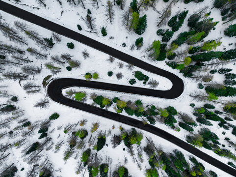 Vue a&eacute;rienne d'une route