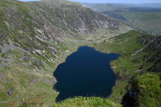 the lake at the top of cadiar idris