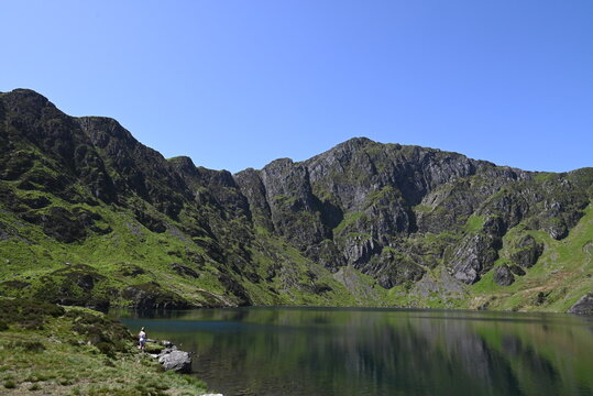 the lake at the top of cadiar idris