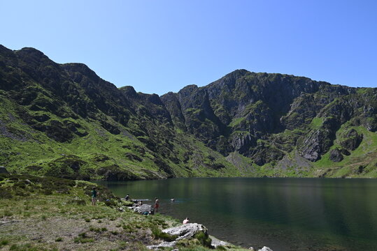 the lake at the top of cadiar idris