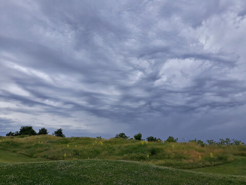 Vue sur le Golf de Chassieu en France avec un ciel spectaculaire