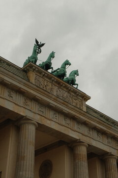 Dettaglio statua dei cavalli della Porta di Brandeburgo a Berlino