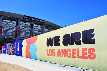 Naklejka premium Inglewood, Los Angeles County, California – June 9, 2026: FIFA World Cup 2026 event branding displayed outside SoFi Stadium in Inglewood, California 