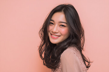 Fototapeta premium Elegant woman smiling face with soft pastel background