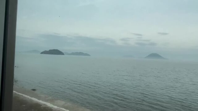 日本海側の海岸線美しい海の景色，飛鳥島