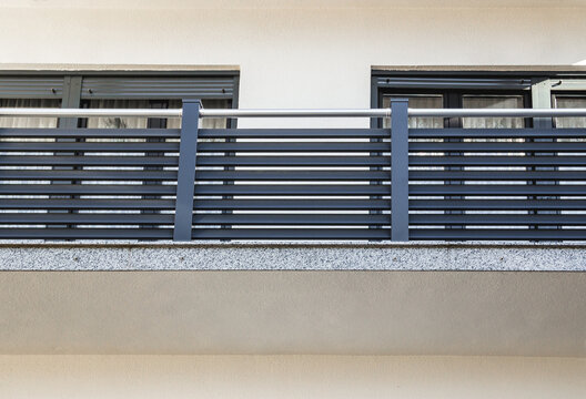 Modern Balcony Railing with Horizontal Aluminum Slats