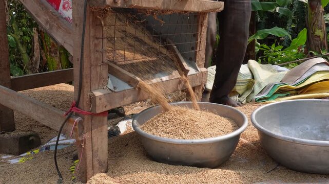 Handmade galvanized iron sieve cleaning rice grains