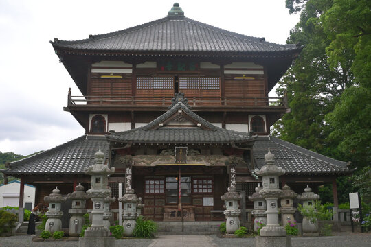 群馬県太田市の曹源寺 栄螺堂（さざえ堂）の重厚な木造建築