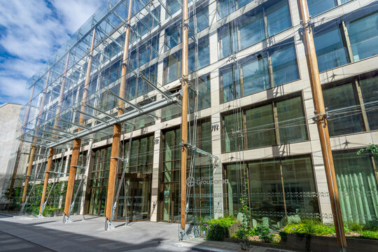 Paris, France - 5 juin 2026: Vue ext&eacute;rieure du si&egrave;ge social du groupe Groupama. Groupama est une soci&eacute;t&eacute; d'assurance mutuelle fran&ccedil;aise distribu&eacute;e par le r&eacute;seau des Caisses r&eacute;gionales