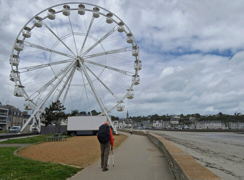 Randonn&eacute;e sur le GR34 en Bretagne (FRANCE), de SAINT-BRIEUC jusqu'&agrave; TREGUIER. Jour 1 : de SAINT-BRIEUC jusqu'&agrave; BINIC.
Vue sur le magnifique port de Binic