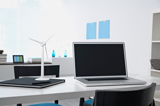 Germany, North Rhine Westphalia, Interior of home office