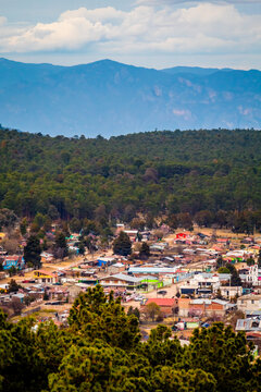 Populated in the middle of a forest in the mountains, "the city" in Mexiquillo Durango