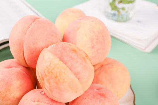 Fresh Yangshan Peaches from Wuxi China - Ripe Juicy Stone Fruit in Bowl