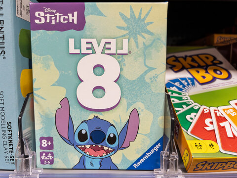  Disney Stitch Level 8 Card Game by Ravensburger