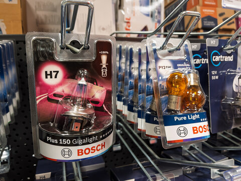 Bosch H7 Plus 150 Gigalight Car Headlight Bulbs