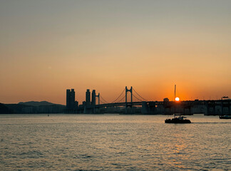 Fototapeta premium sunset over the city