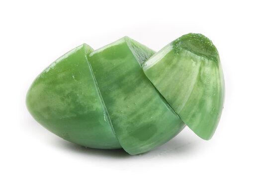 Hand-picked Jade Garlic from Shandong Jinxiang China - Fresh Green Bulb Sliced for Laba Festival Pickled Preparation