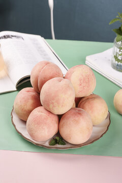 Fresh Juicy Yangshan Peaches from Wuxi - Premium Produce