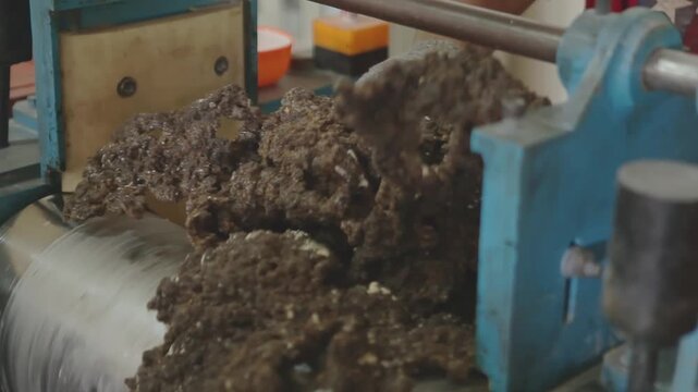 Heavy Duty Mangle Machine Milling Natural Raw Rubber in Factory