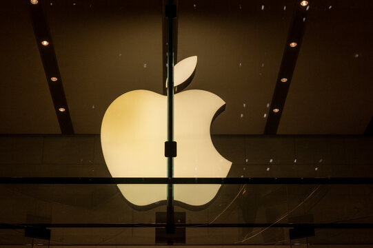 Apple 表参道（東京都渋谷区神宮前）