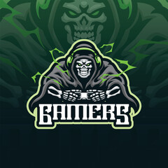 Fototapeta premium Gamer mascot logo design vector. Skull gamer illustration for sport and esport team.