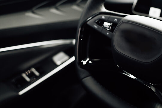 Black Steering Wheel, Steering Wheel, Multimedia Control Buttons, Leather Steering Wheel