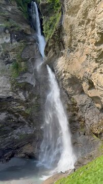 Waterfall Reichenbachfall or Rychenbachfall in the Haslital valley (Willigen, Switzerland) - Wasserfall Reichenbachfall oder Rychenbachfall im Haslital (Willigen, Schweiz)