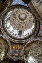 Paris, France – August 10, 2023: The majestic interior dome of the Panthéon in Paris, an 18th-century neoclassical structure © framarzo