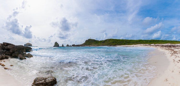 Plage de l'Anse de la Pointe des ch&acirc;teaux &agrave; Saint Fran&ccedil;ois &agrave; Grande-Terre en Guadeloupe, Antilles Fran&ccedil;aises.