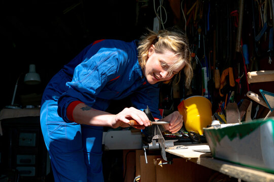 female carpenter